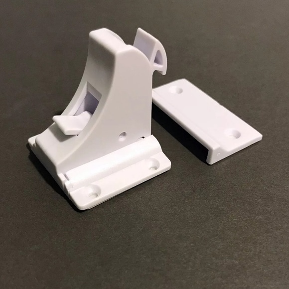 MAGNETIC CHILD SAFTEY LOCKS / cabinets & drawers - Picture 4 of 6